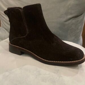 Franco Sarto women bootie size 5. Marcus style. Suede